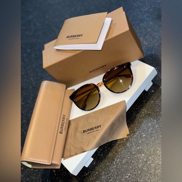 Burberry Accessories - Burberry Willow Sunglasses - Polarized